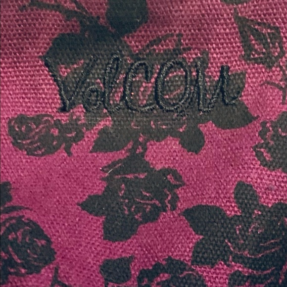 NWT Volcom Purse - Picture 2 of 2